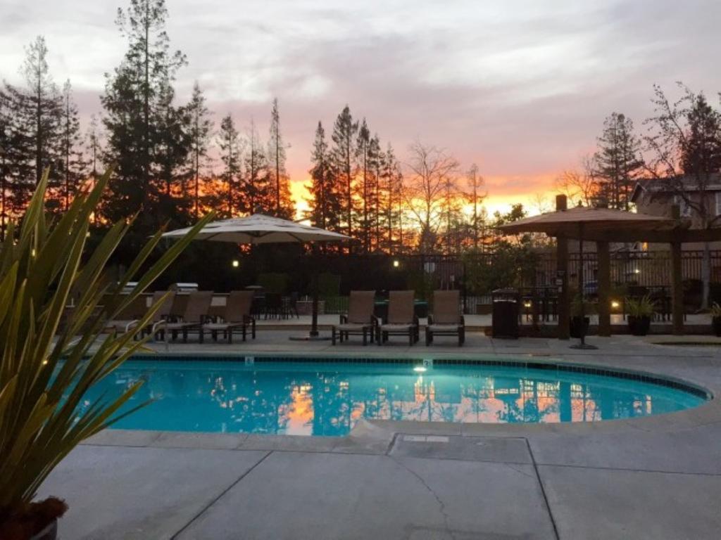 Global Luxury Suites In Cupertino Exterior photo